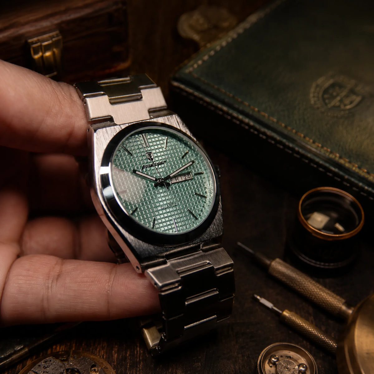 Wecker Guilloche